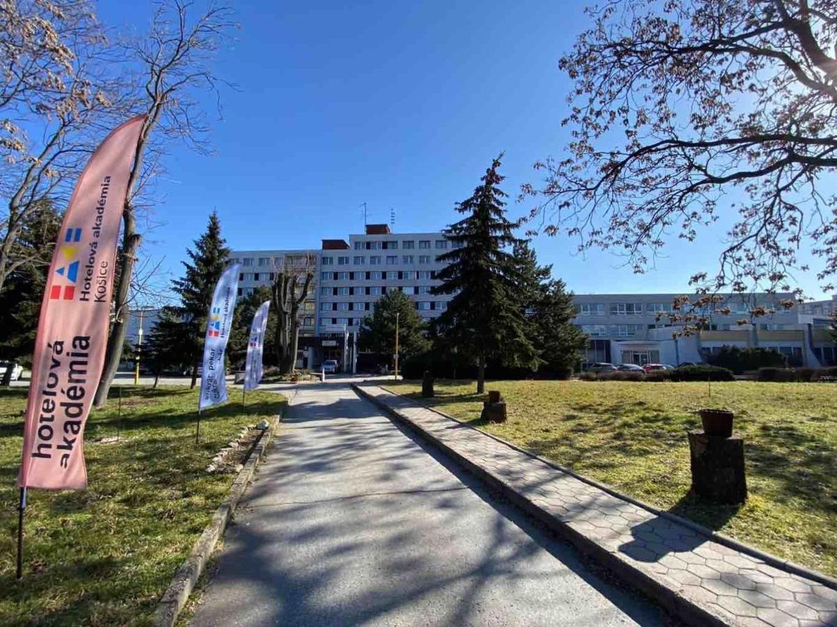 Hotel Akademia Kösice Dış mekan fotoğraf